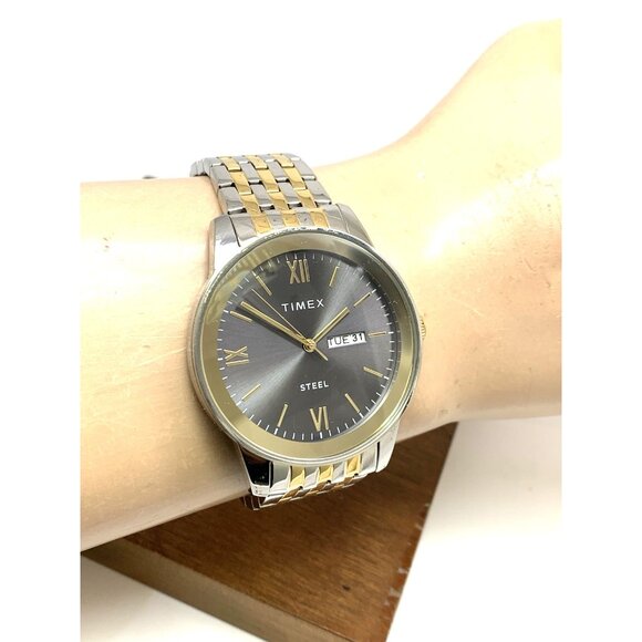 Timex Men's Watch TW2T50500 Quartz Gray Dial Two Tone Stainless Steel 41mm - Picture 10 of 13